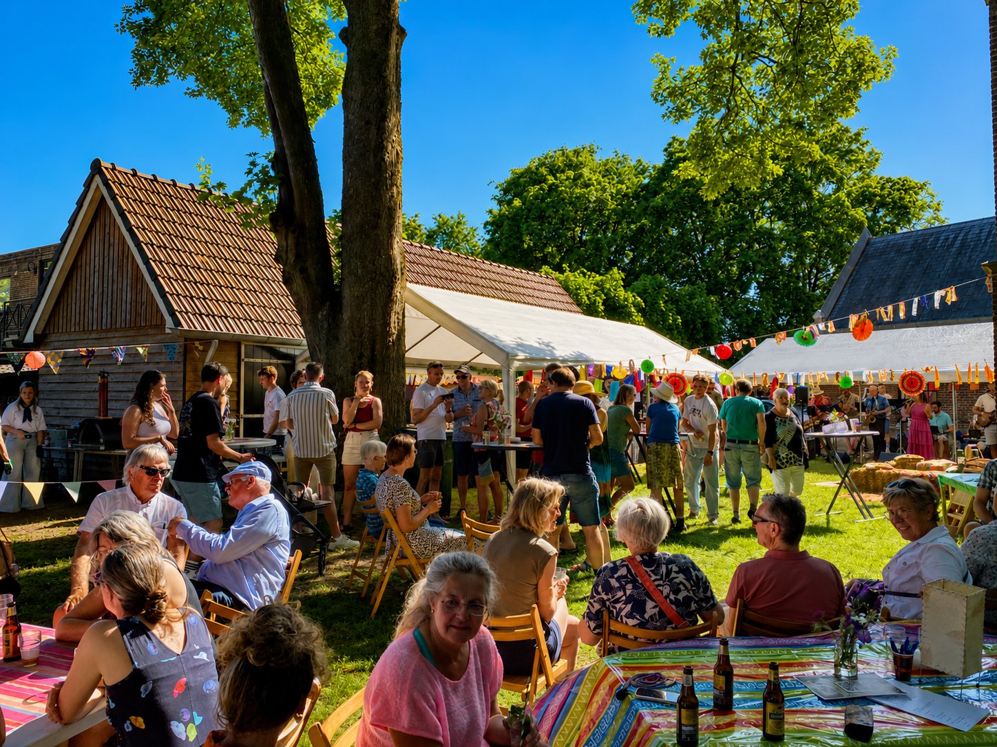 Mini-Festival Terwolde — sfeervol festivalterrein rond de kerk