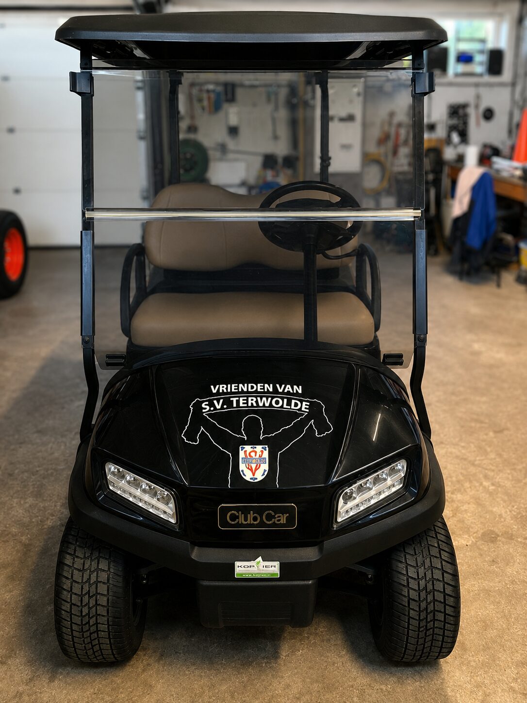 De elektrische golfkar van de Vrienden van SV Terwolde